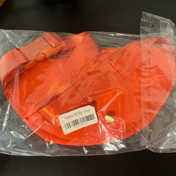 Neoprene Belt Bag NWOT - Picture 2 of 3